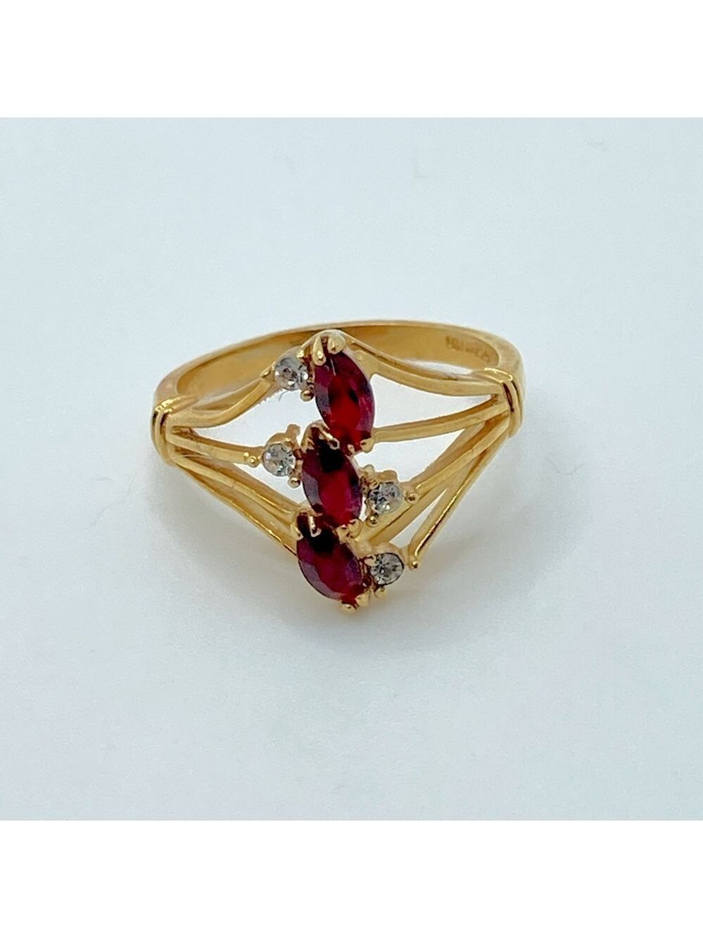 Vtg Gold Tone Red & White Cz Stone Ring Sz 8 Unmarked